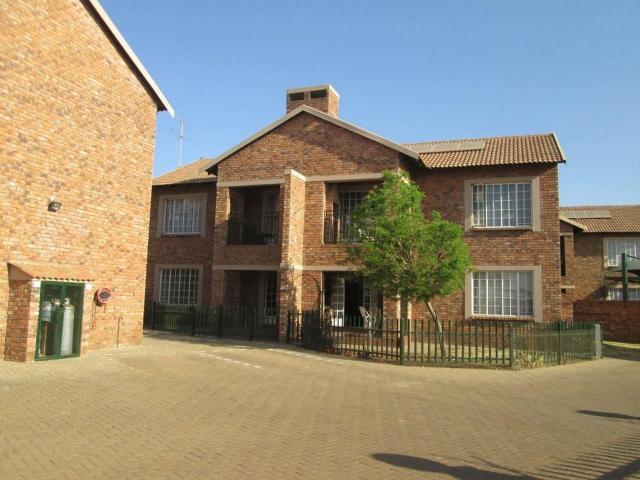 Townhouse for sale in Meyerton