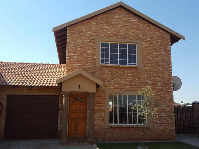 Townhouse for sale in Meyerton