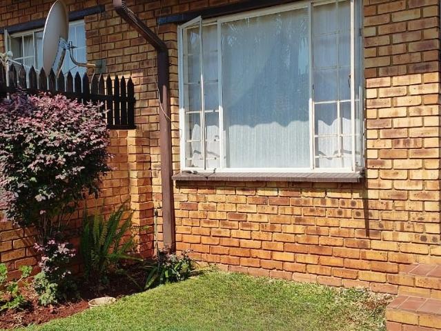 Townhouse for sale in Tlhabane, North West