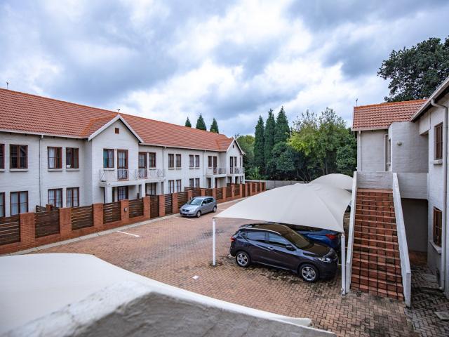 Townhouse for sale in Vosloorus, Gauteng