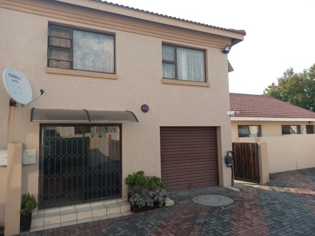 Townhouse for sale in Gert Sibande, Mpumalanga