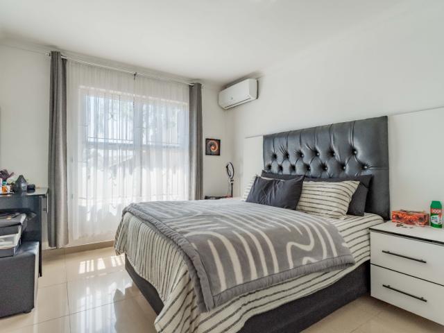 Townhouse for sale in Seaview, Kwazulu-natal