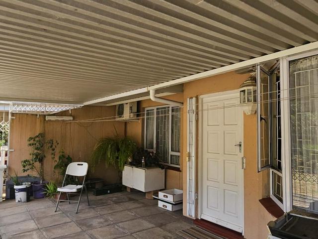 Townhouse for sale in Seaview, Kwazulu-natal