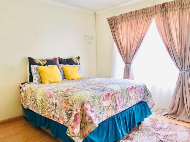Townhouse for sale in Vosloorus, Gauteng