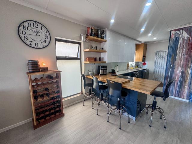 Townhouse for sale in Port Elizabeth, Eastern Cape