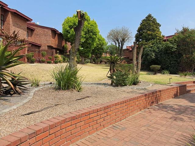 Townhouse for sale in Vosloorus, Gauteng