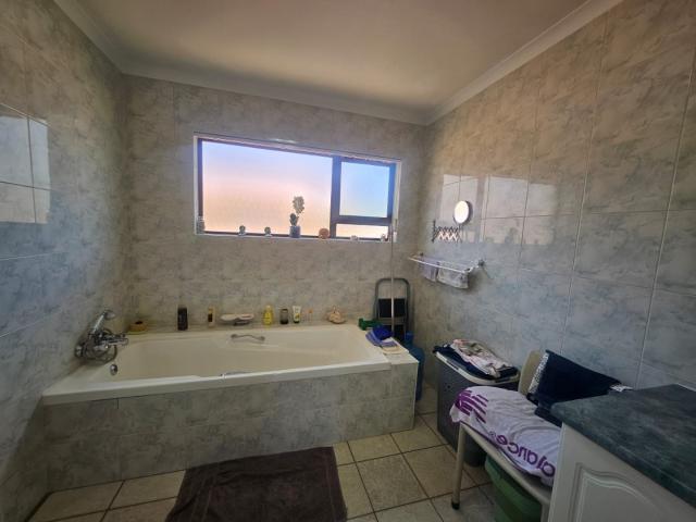 Townhouse for sale in Vosloorus, Gauteng