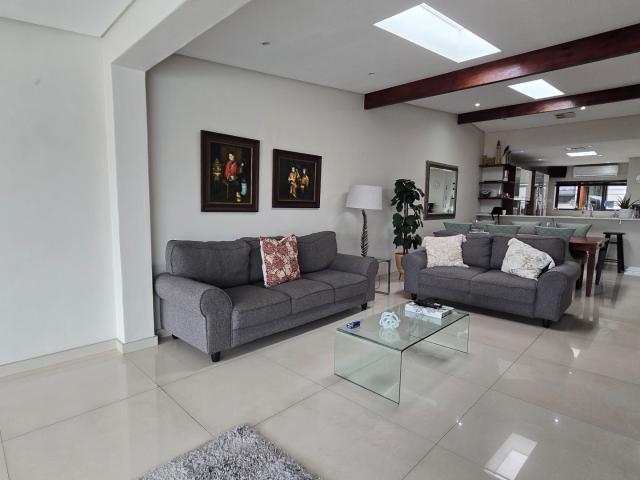 Townhouse for sale in Durban North, Kwazulu-natal