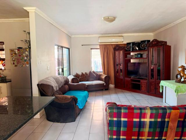 Townhouse for sale in Tlhabane, North West