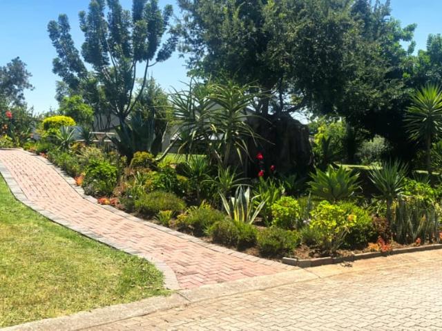 Townhouse for sale in Tlhabane, North West