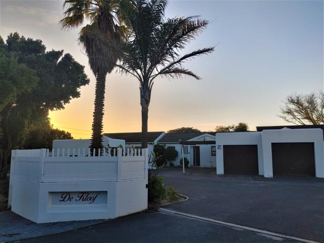 Townhouse for sale in Parow