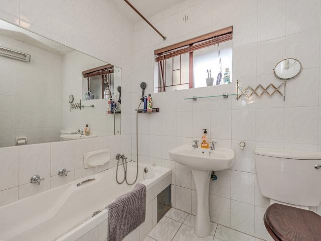 Townhouse for sale in Nooitgedacht, Gauteng