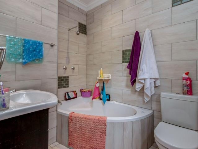Townhouse for sale in Vosloorus, Gauteng
