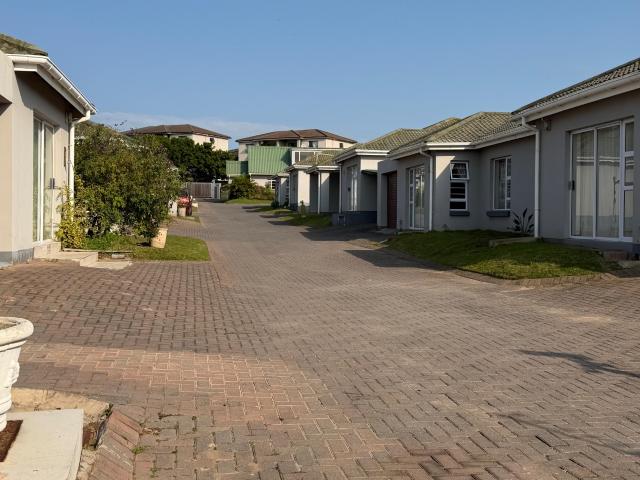 Townhouse for sale in Bushmans River Mouth, Eastern Cape