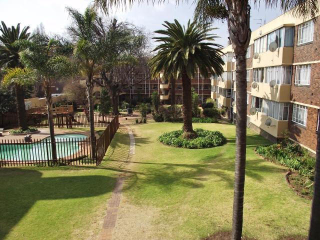 Townhouse for sale in Vosloorus, Gauteng