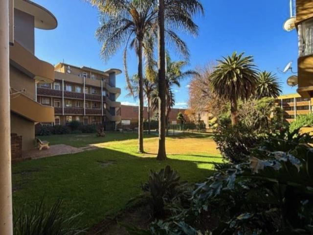 Townhouse for sale in Vosloorus, Gauteng