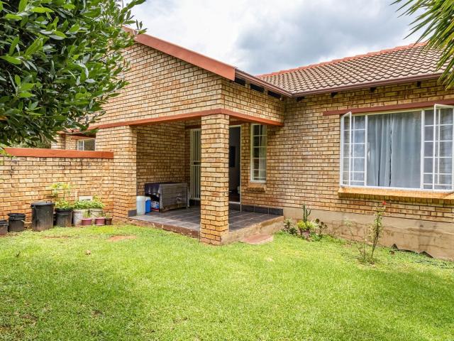Townhouse for sale in Nooitgedacht, Gauteng