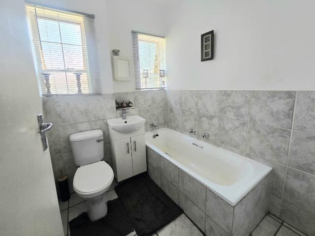 Townhouse for sale in Nooitgedacht, Gauteng