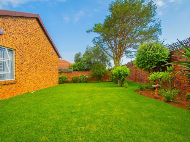 Townhouse for sale in Nooitgedacht, Gauteng