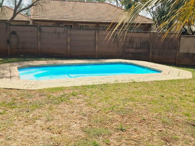 Townhouse for sale in Nellmapius, Gauteng