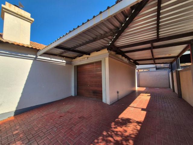 Townhouse for sale in Nellmapius, Gauteng