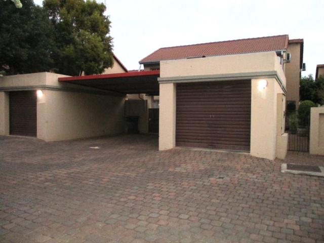 Townhouse for sale in Nellmapius, Gauteng