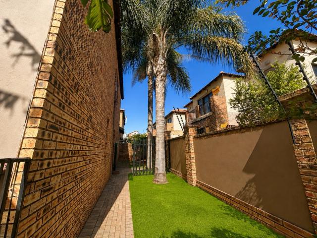 Townhouse for sale in Nooitgedacht, Gauteng
