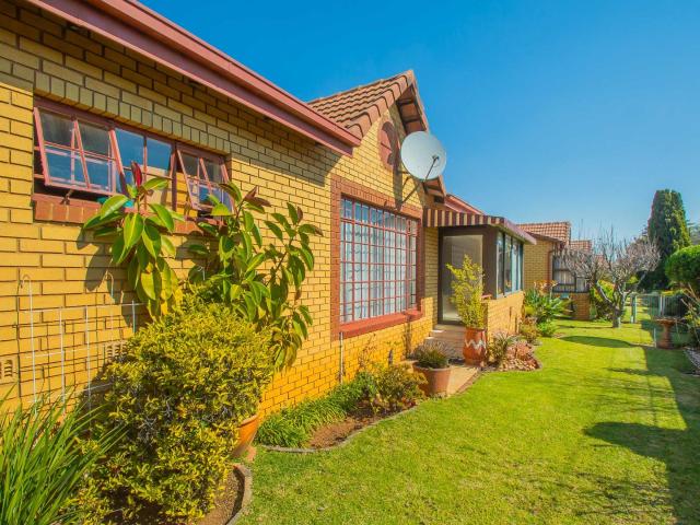 Townhouse for sale in Nooitgedacht, Gauteng