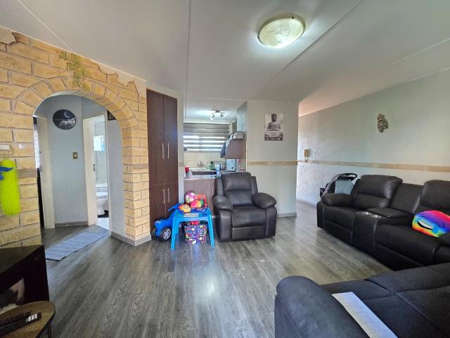 Townhouse for sale in Vosloorus, Gauteng