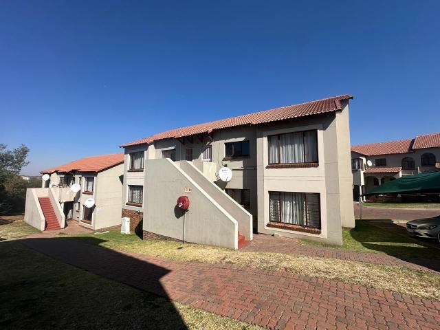 Townhouse for sale in Vosloorus, Gauteng