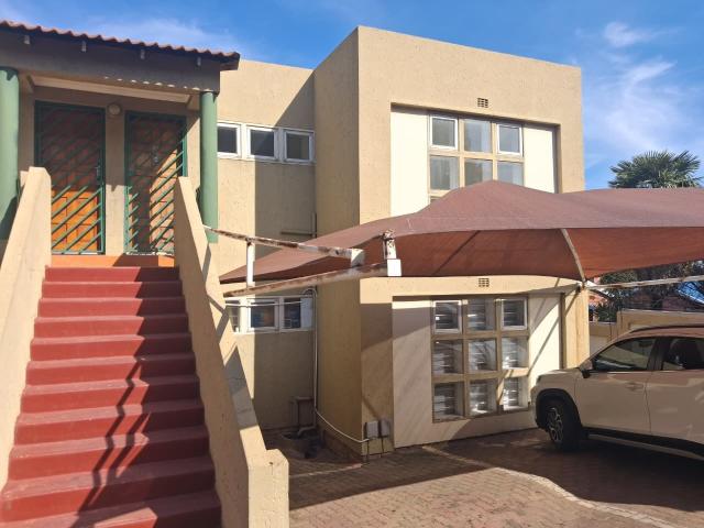Townhouse for sale in Vosloorus, Gauteng