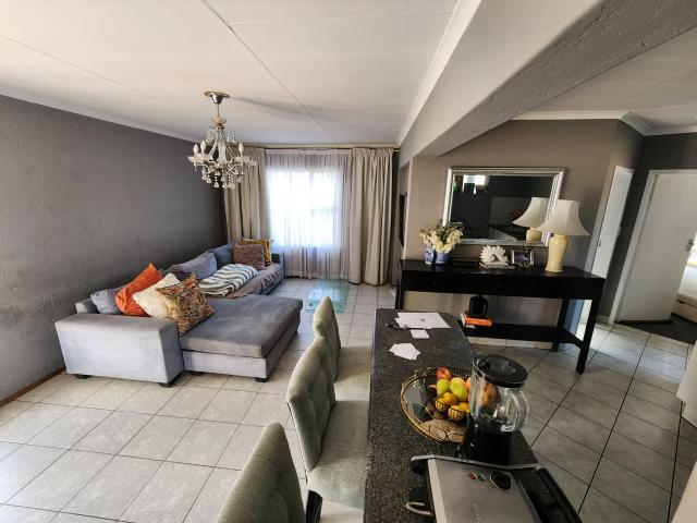 Townhouse for sale in Vosloorus, Gauteng