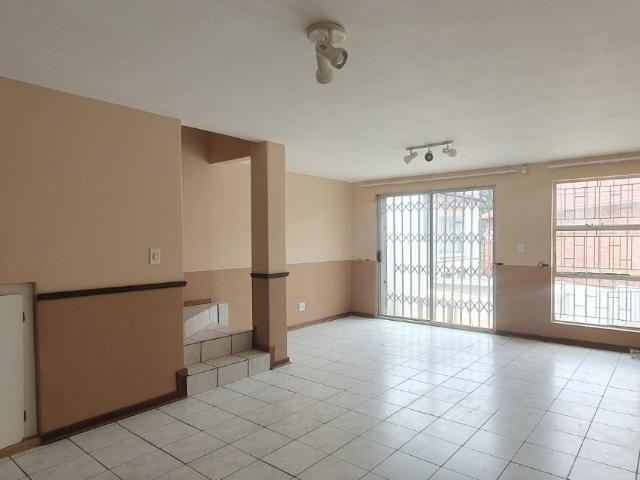 Townhouse for sale in Vosloorus, Gauteng