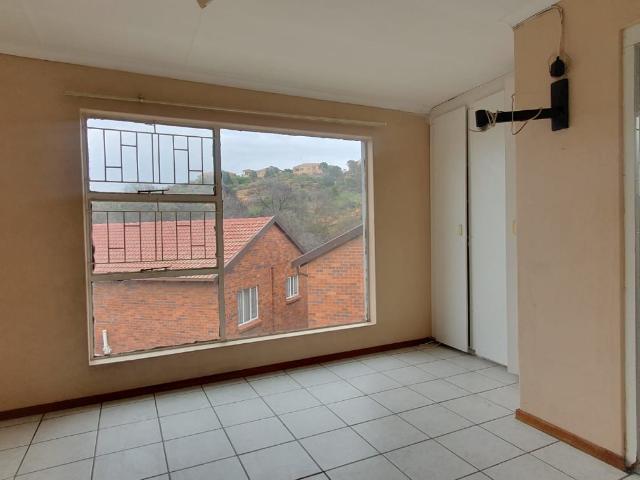 Townhouse for sale in Vosloorus, Gauteng