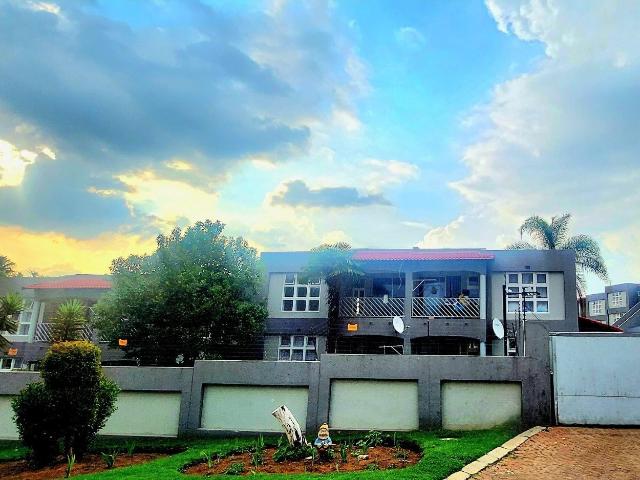 Townhouse for sale in Vosloorus, Gauteng