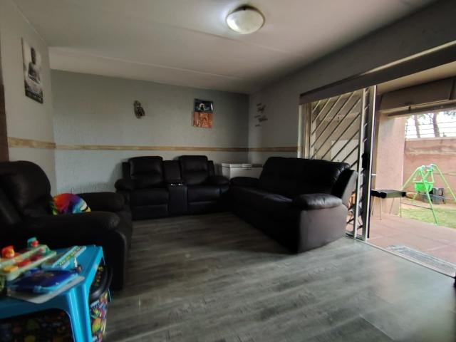 Townhouse for sale in Vosloorus, Gauteng