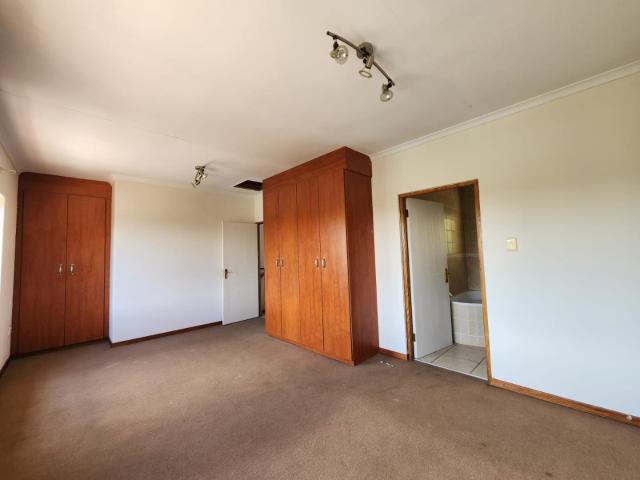 Townhouse for sale in Vosloorus, Gauteng