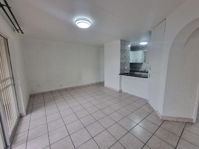 Townhouse for sale in Vosloorus, Gauteng
