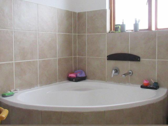 Townhouse for sale in Vosloorus, Gauteng