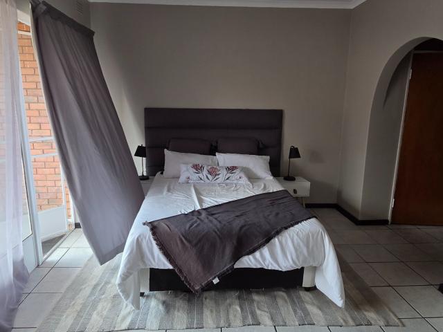 Townhouse for sale in Vosloorus, Gauteng