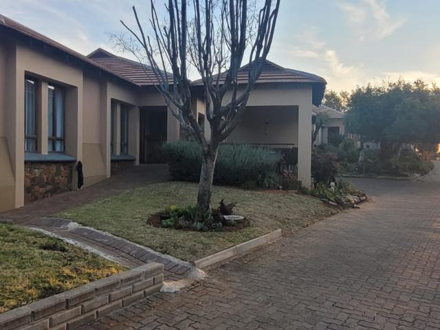 Townhouse for sale in Bloemfontein, Free State