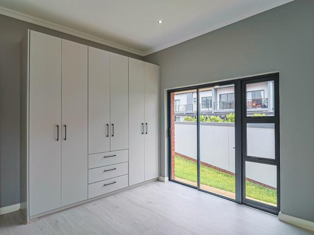 Townhouse for sale in Hartbeespoort Dam Nature Reserve, North West