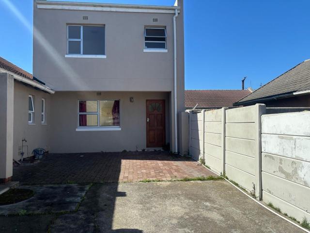 House for rent in Mitchells Plain, Western Cape