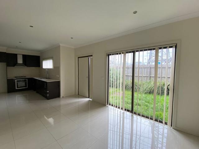 Townhouse for rent in Broadmeadows, Melbourne