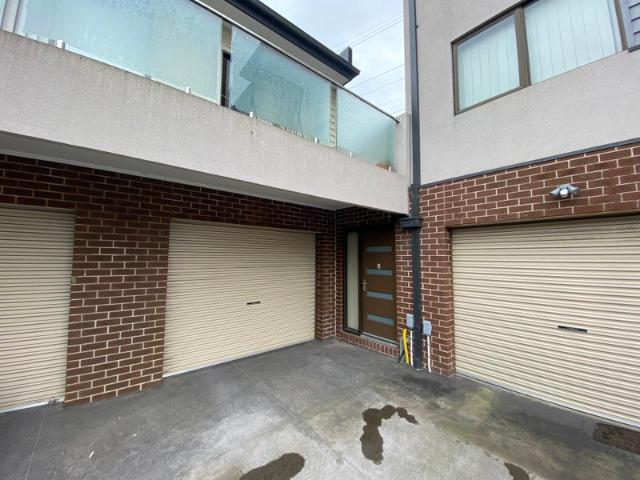 Townhouse for rent in Camerons Creek, Victoria