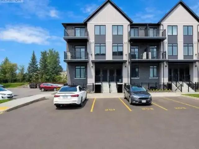 Townhouse for rent in Wellington, Ontario
