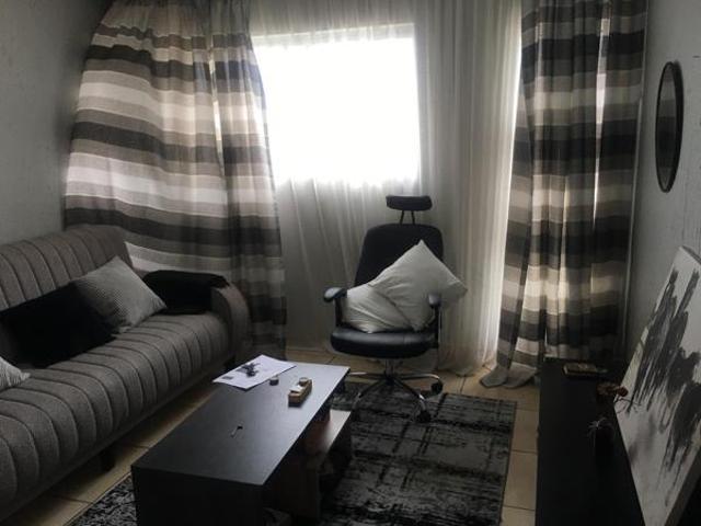 Townhouse for rent in Vosloorus, Gauteng