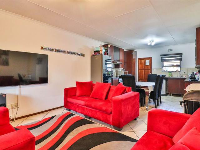 Townhouse for sale in Ekurhuleni, Gauteng