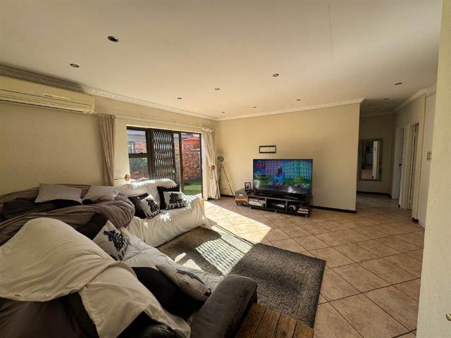 Townhouse for sale in Ekurhuleni, Gauteng