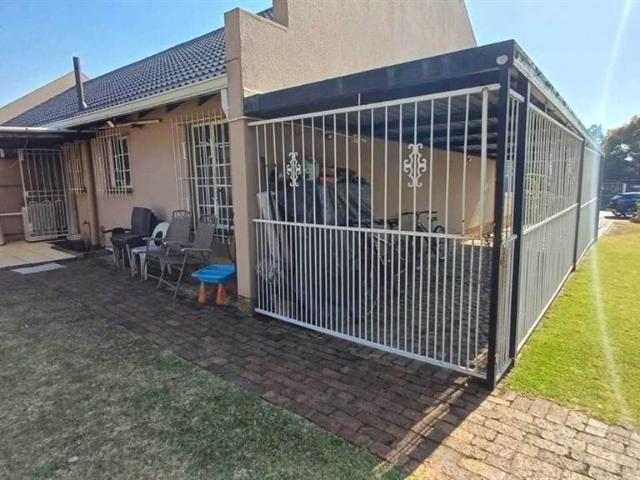 Townhouse for sale in Ekurhuleni, Gauteng